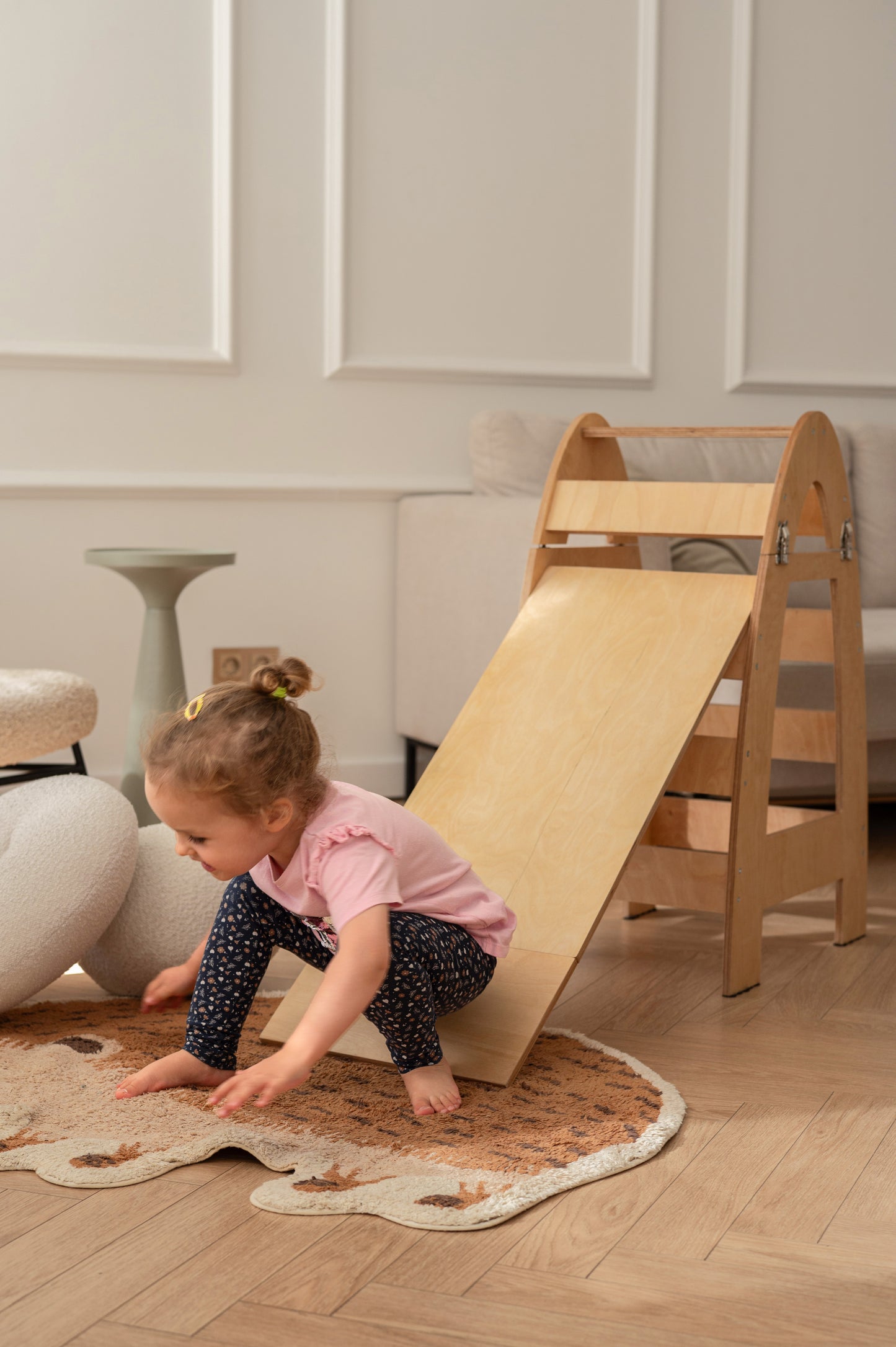 Krzesełko 5w1 - 1 produkt, 5 zastosowań – oszczędzaj miejsce, pieniądze i czas