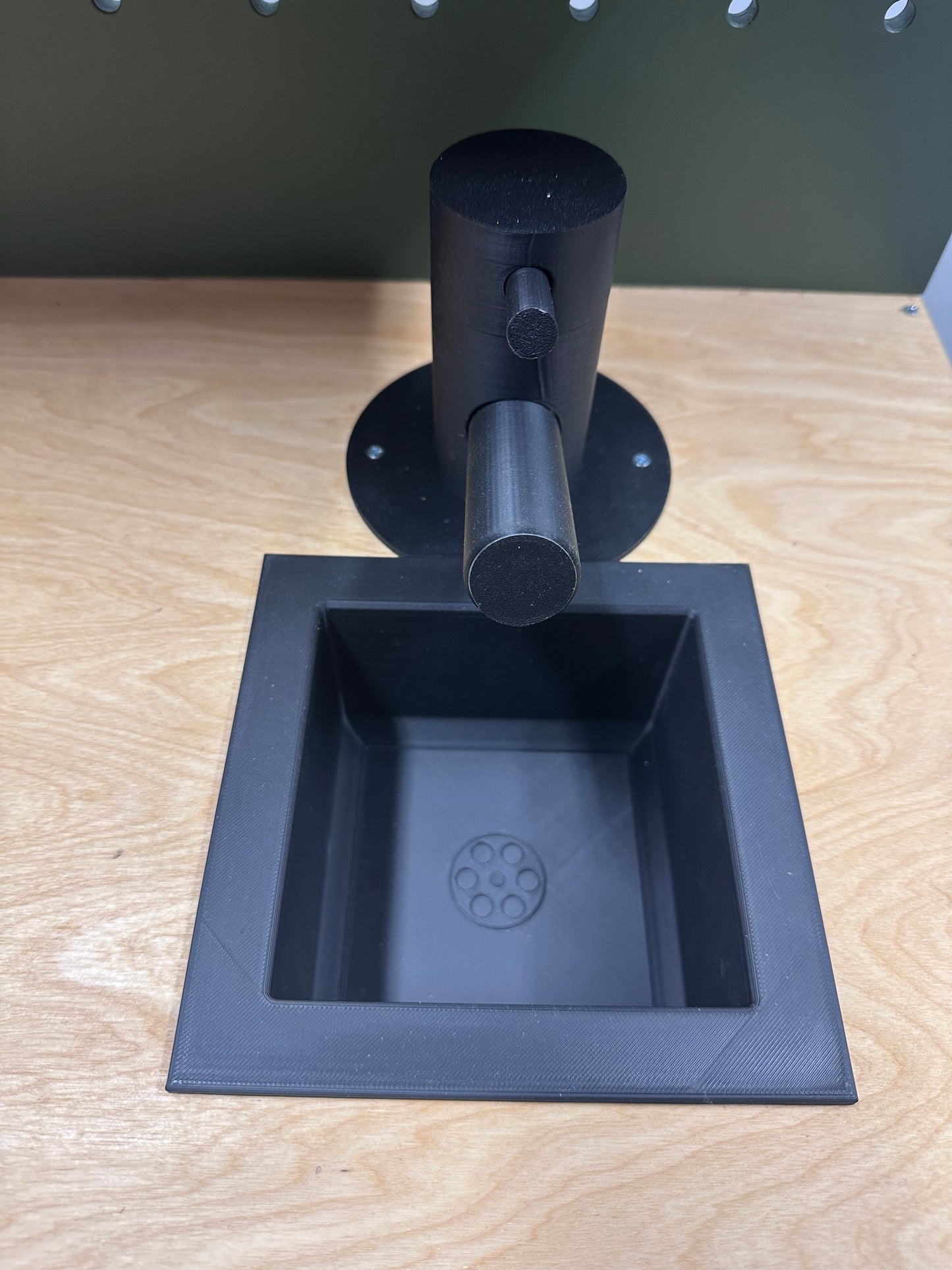 Drewniana kuchnia & warsztat 3w1