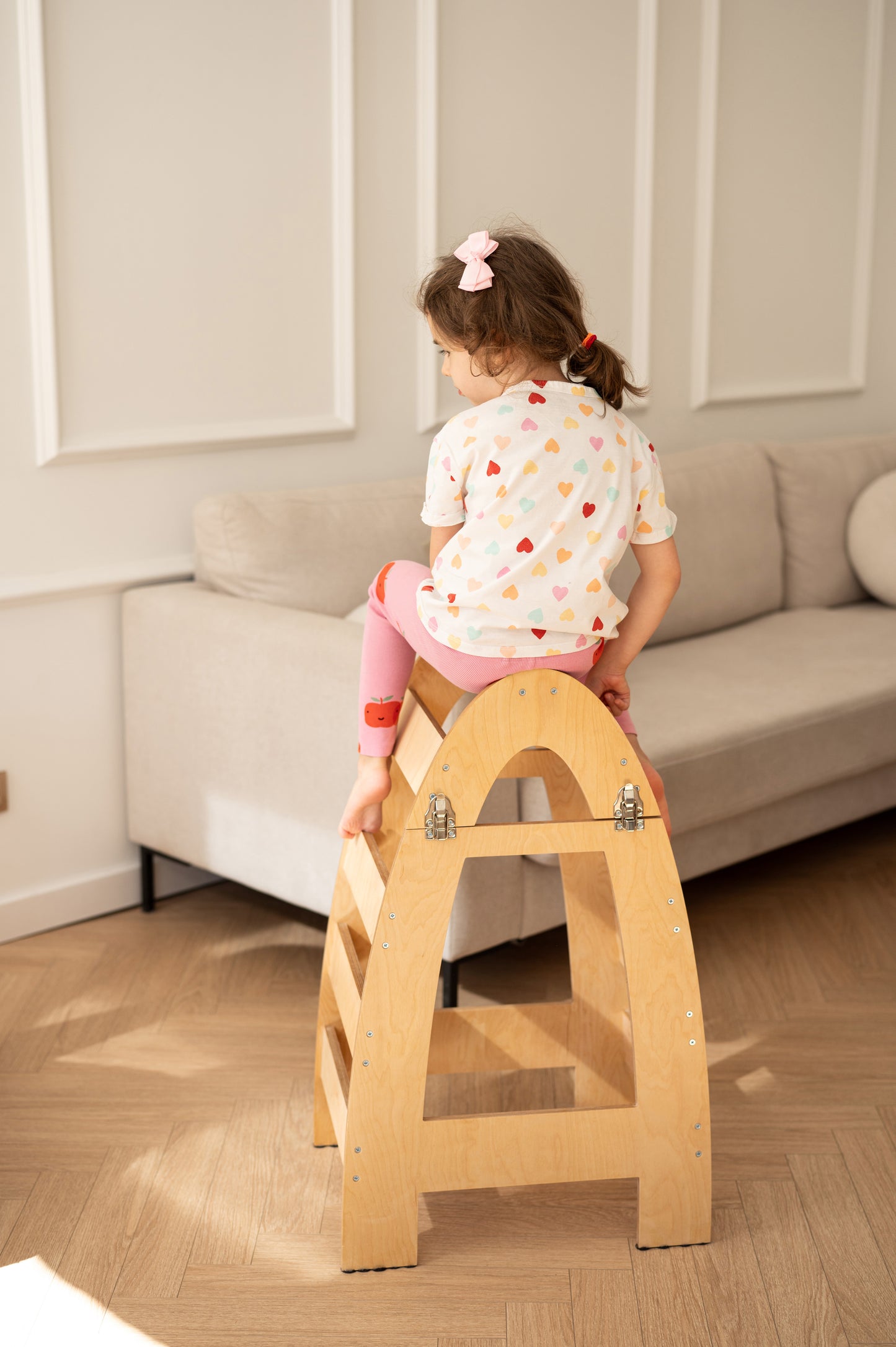 Krzesełko 5w1 - 1 produkt, 5 zastosowań – oszczędzaj miejsce, pieniądze i czas